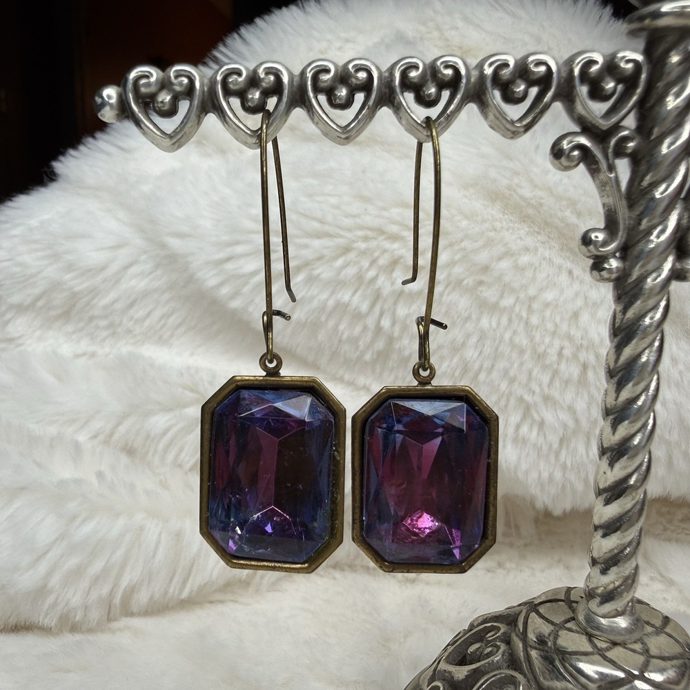 Vintage Look Purple Stone Gold Tone Earring Hook Drop Dangle Fashion Jewelry